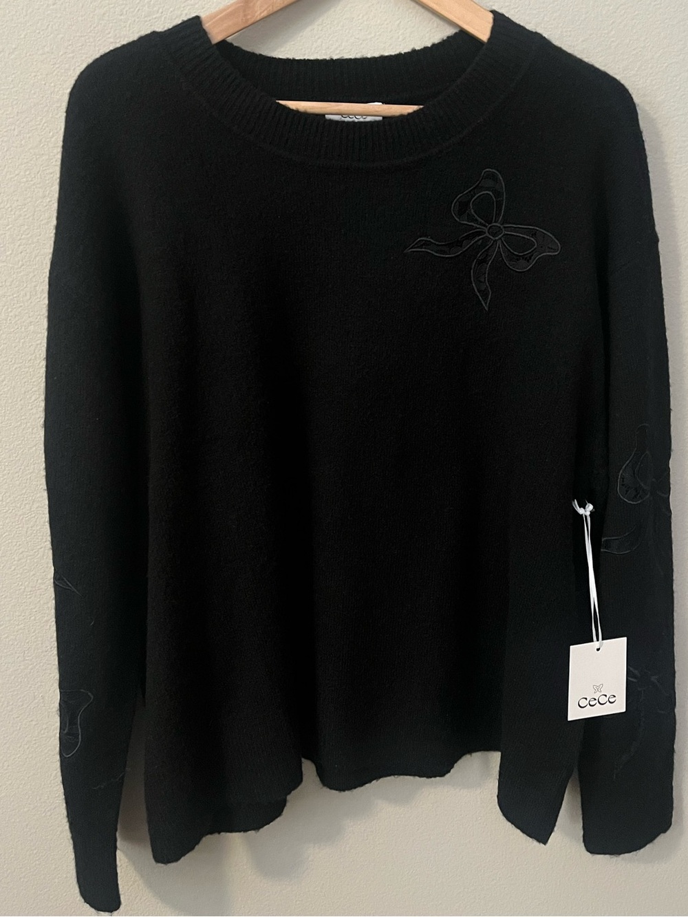 CeCe Black Crewneck Sweater with Tonal Bow Motifs • Size 1X • NWT - Picture 3 of 10